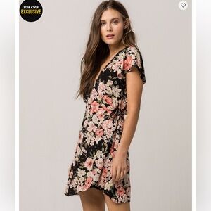 Billabong floral wrap dress L